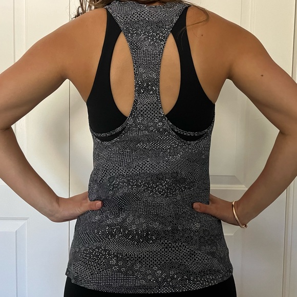 Lululemon Exercise Tank Top - Picture 3 of 5